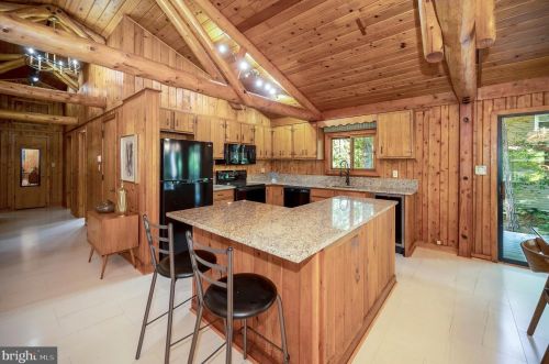 120 Hillside Dr, Locust Grove VA 22508-5233 exterior