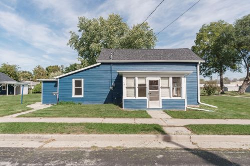 404 Ellison St, Horicon, WI 53032-1637