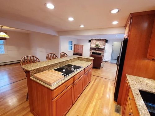 19 Ducarl Dr, Lincoln RI  02865-1320 exterior