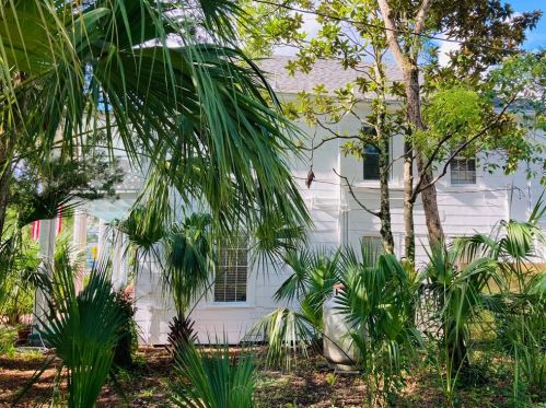 201 Tallahassee St, Carrabelle, FL 32322-3214