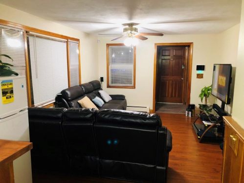 130 Alverson Ave, Providence, RI 02909-5204