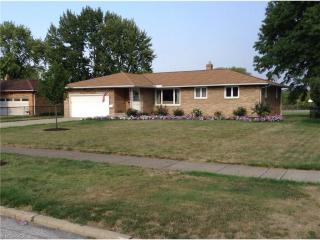 5705 Skyline Dr, Cleveland OH  44131-1952 exterior