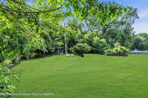 43 Emma Pl, Tinton Falls NJ  07724-1901 exterior