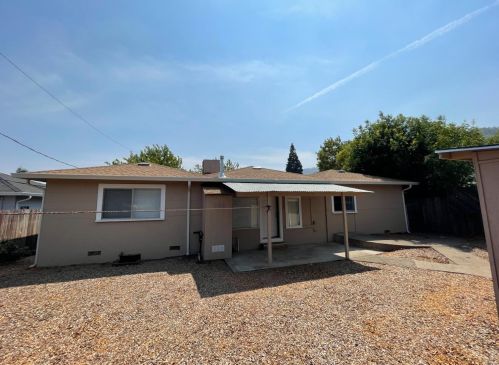102 Thompson Ave, Ukiah CA  95482-6543 exterior