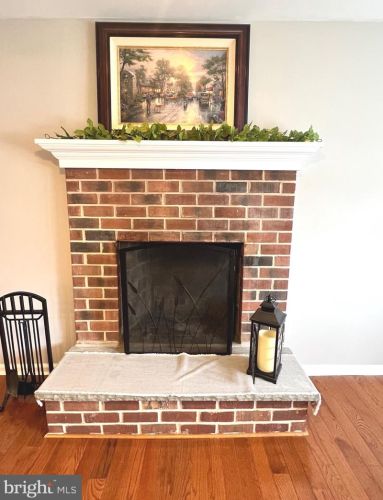 337 Hanby Cir, Boothwyn PA  19061-2319 exterior