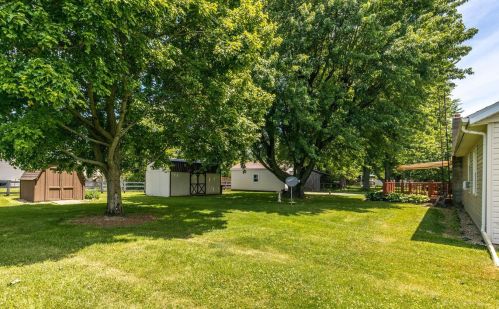 3107 Washington Waterloo Rd, Washington Court House OH  43160-9072 exterior