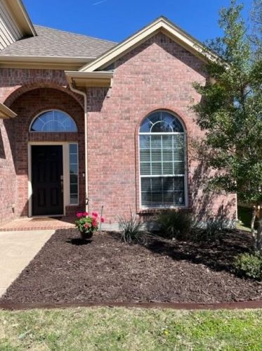 6404 Payton Dr, Fort Worth, TX 76131-1209