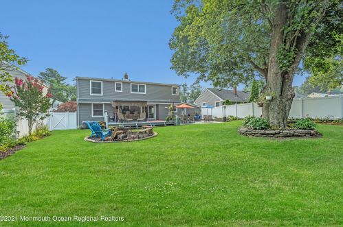 243 Crestview Dr, Middletown NJ  07748-3604 exterior