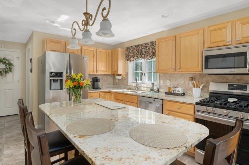 43 Ginger Trl, Coventry RI 02816-8262 exterior