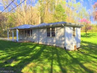 901 Dorothy St, Hendersonville, NC 28791-1724