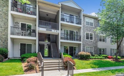 235 Robertson Way, Lincoln Park NJ  07035-1856 exterior