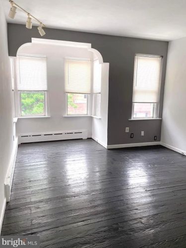 941 Mckean St, Philadelphia PA 19145-3034 exterior