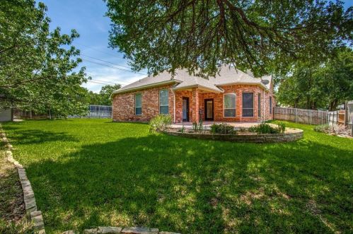 1350 Old Orch Ln, Lewisville TX 75067-5065 exterior