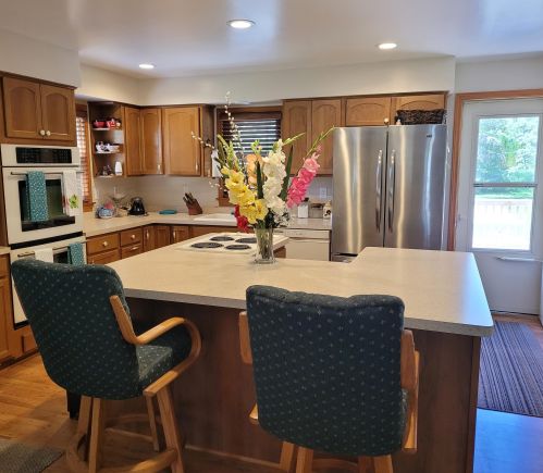 642 Barry Rd, Twin Lakes, WI 53181-9518