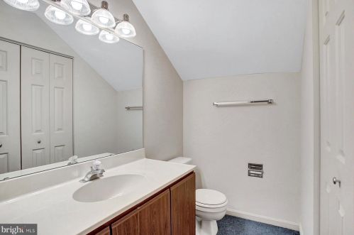 120 Strayer Dr, Carlisle PA  17013-4407 exterior