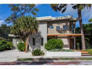 540 Madison Ct, Sarasota, FL 34236-7120
