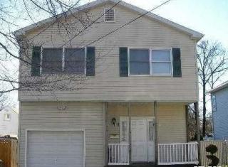 1658 Bridge St, North Merrick, NY 11566-1901