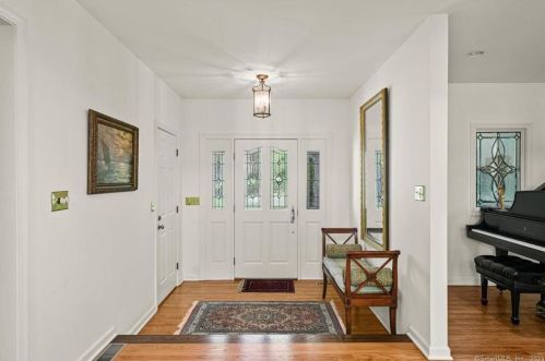 85 Golf Ln, Ridgefield, CT 06877-4818