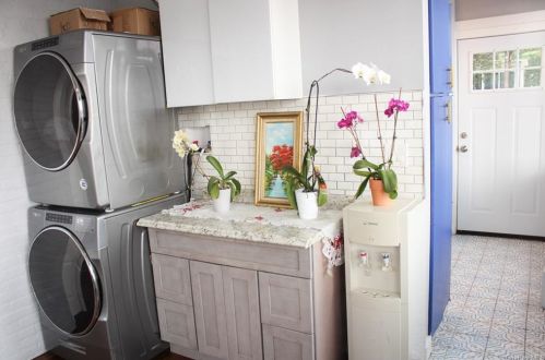 2 Linden Pl, Middletown NY  10940-4824 exterior