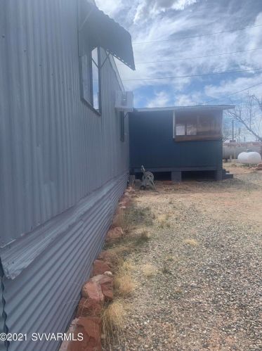 2440 Hillert Dr, Cornville, AZ 86325-5054