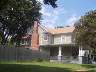 848 Jefferson Ave, Iola, KS 66749-2222