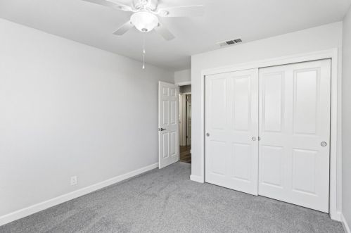 548 Denise Dr, Ripon CA  95366-2808 exterior