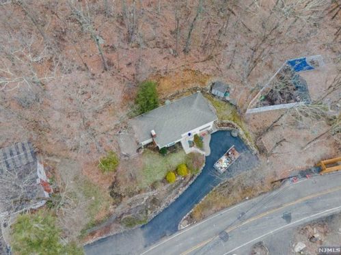 29 Ramapo Hills Blvd, Oakland NJ  07436-3906 exterior