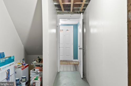 3 Ingrid Ct, Wilmington DE  19808-4062 exterior