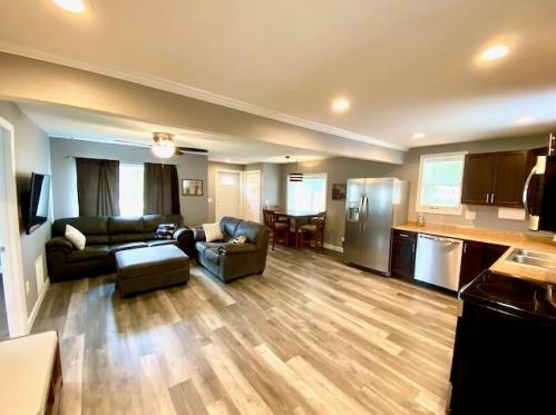 1901 Wall St, Waukesha WI  53188-2829 exterior