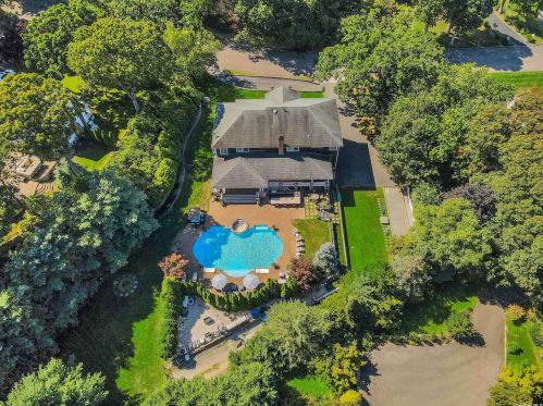 5 Enchanted Woods Ct, Miller Place, NY 11764-1313