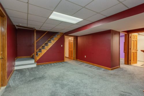 6 Birch Hill Rd, Salem NH  03079-3473 exterior