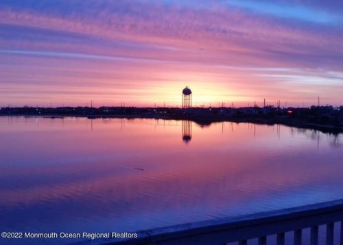 100 Sunset Dr, Pelican Island, NJ 08751-2239