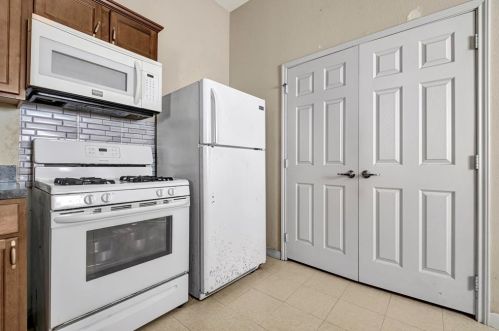 4210 Church St, Galveston TX  77550-1118 exterior