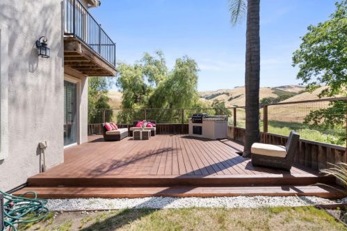 670 Esplanade Ln, San Jose CA 95138-1327 exterior