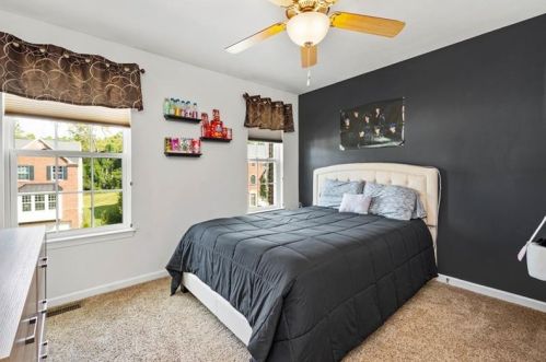 403 Maple Ridge Dr, Canonsburg PA  15317-7306 exterior