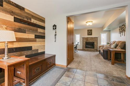 6680 Sandhill Dr, Lino Lakes, MN 55014-3344