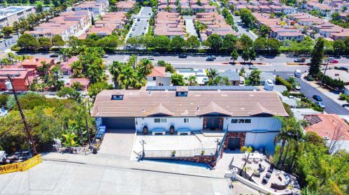 2125 Locust St, San Diego CA  92106-1622 exterior