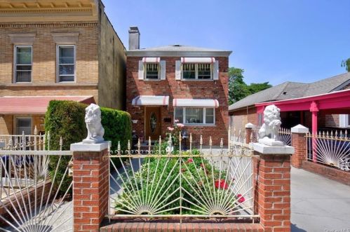 1833 Matthews Ave, Bronx, NY 10462-3610