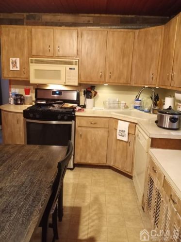 305 Oak Tree Ave, South Plainfield NJ  07080-4410 exterior