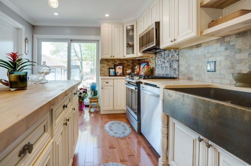 11 Maplewood Rd, Babylon NY  11704-7805 exterior