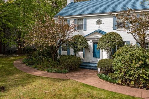 1355 Yahres Rd, Hermitage, PA 16146-3643