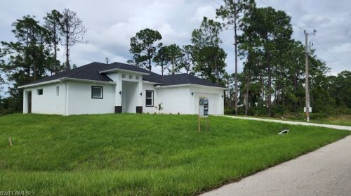 1041 Merry St, Lehigh Acres, FL 33974-5521