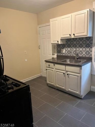 83 Burchard Ave, East Orange NJ  07017-1605 exterior