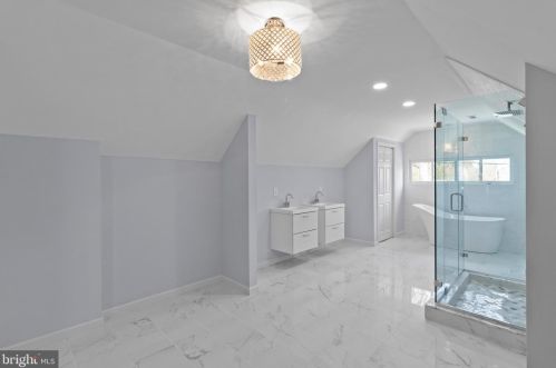 603 Crystal Lake Ave, Tavistock NJ  08033-2711 exterior