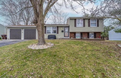 250 Southerly Hills Dr, Englewood, OH 45322-2336