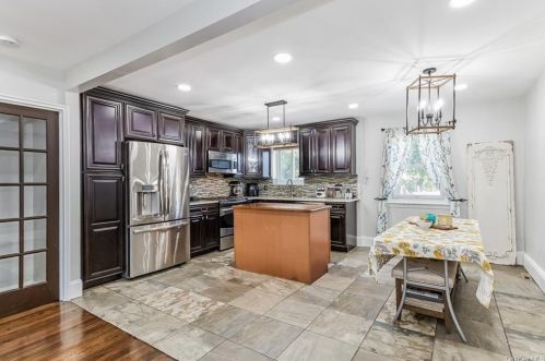 273 Huntington Ave, Bronx, NY 10465-3205