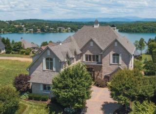 300 Grandville Ct, Vonore, TN 37885-5391