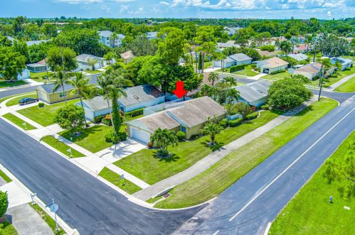 1281 Slash Pne Cir, West Palm Beach FL  33409-7086 exterior
