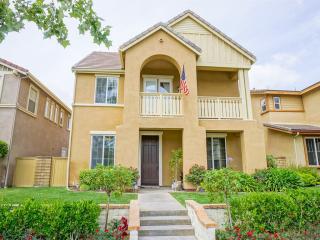 27539 Sunny Creek Dr, Santa Clarita, CA 91354-1897