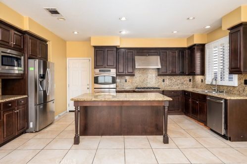 7873 Garden Park St, Chino, CA 91708-7659